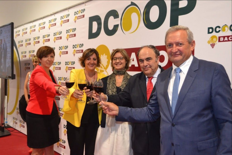 De izq. a dcha.: Rosa Melchor, alcaldesa de Alcázar de San Juan; Patricia Franco, consejera de Economía de la Junta de Comunidades de Castilla La Mancha; Isabel García Tejerina, ministra de Agricul