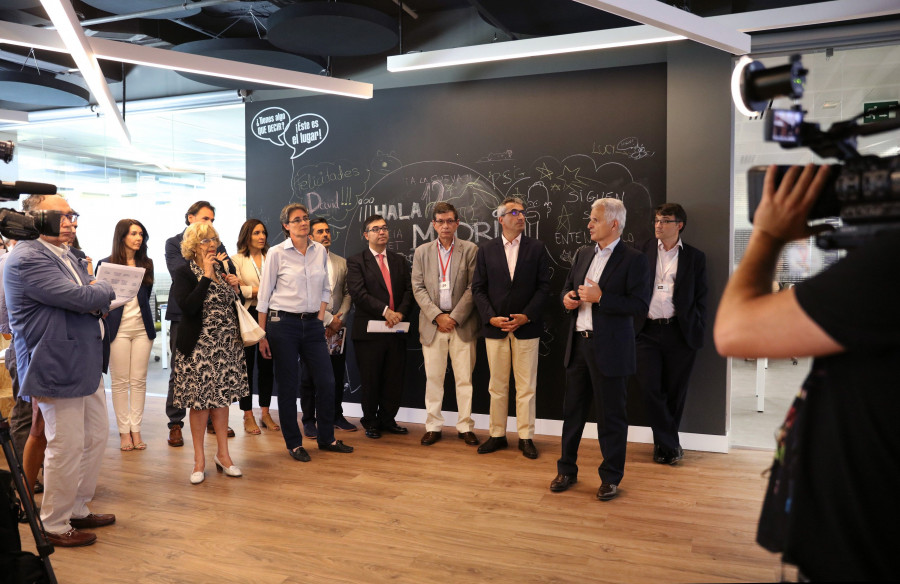 La presentación oficial del Centro de Innovación Carrefour ha contado con la visita de la alcaldesa de Madrid, Manuela Carmena.