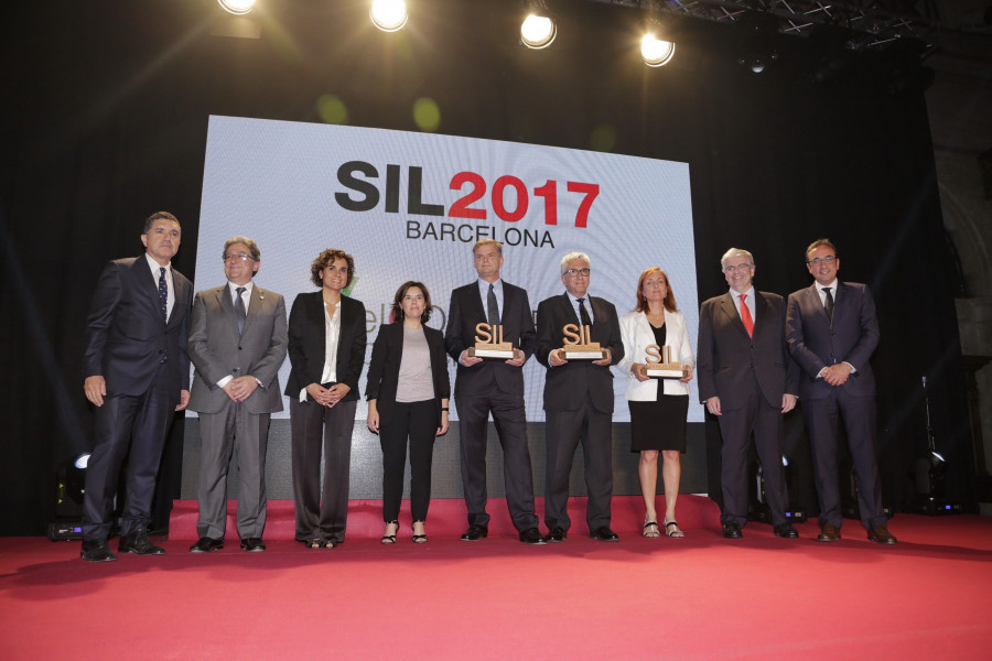 Foto de familia de los premiados.