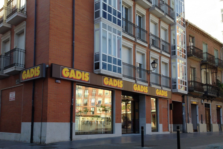 El establecimiento dispone de 1.150 metros cuadrados de superficie después de una reforma ejecutada en el marco del plan de aperturas, modernización y ampliación de puntos de venta de la compañía