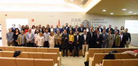 Foto de familia de la firma del convenio colectivo de Anged con miembros de las empresas de la patronal y los sindicatos firmantes.