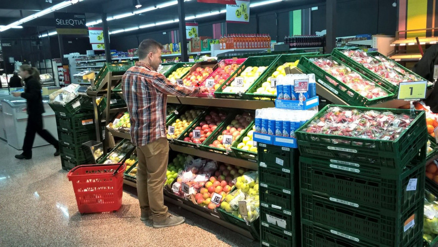 Actualmente Eroski cuenta con 1.800 establecimientos, de los cuales 1.300 son tiendas propias y 500 franquiciadas.