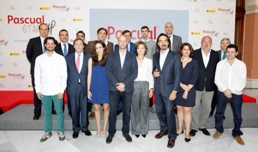 En la foto, los finalistas de la primera edición de estos premios.