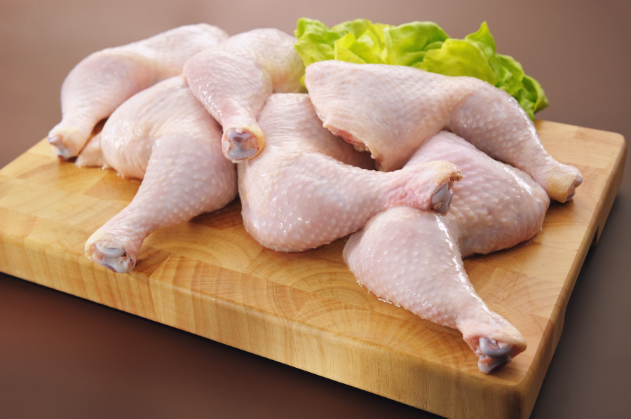 Los españoles consumimos 57.920 miles de kilos de pollo durante el mes de enero.