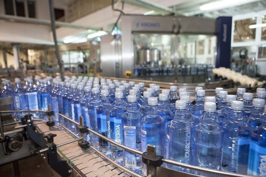 Cabreiroá cerró 2016 con un incremento de producción de un 19%, lo que supone un total de 72,5 millones de litros de agua mineral envasada de las diferentes marcas que comercializa.