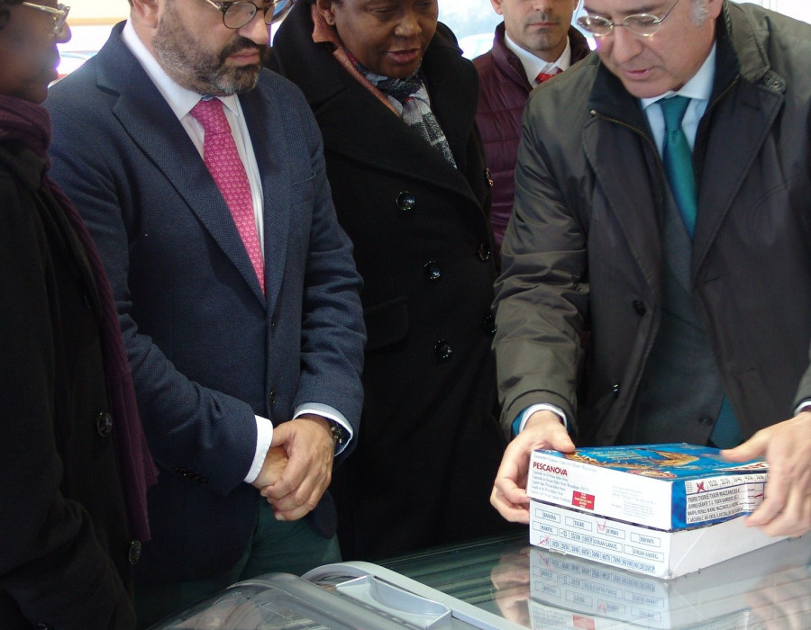 Ignacio González, CEO del Grupo Nueva Pescanova; Victória de Barros, Ministra de Pesca de Angola; Jordi Casals, director ejecutivo de Nueva Pescanova en Angola; y David Troncoso, director corporativ