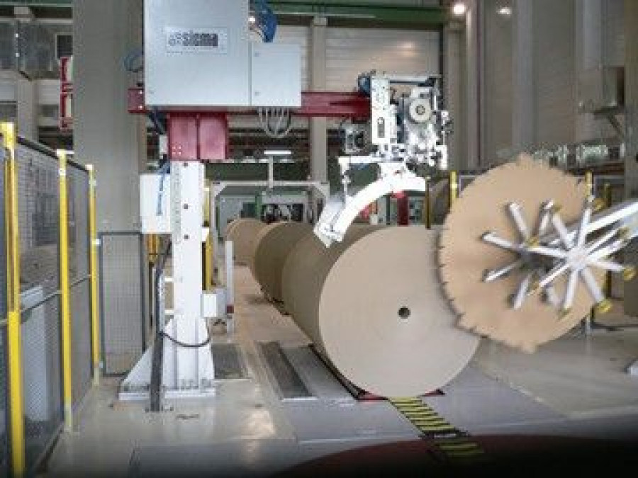 La planta de la multinacional en El Burgo de Ebro (Zaragoza) dispone de tres máquinas de papel.
