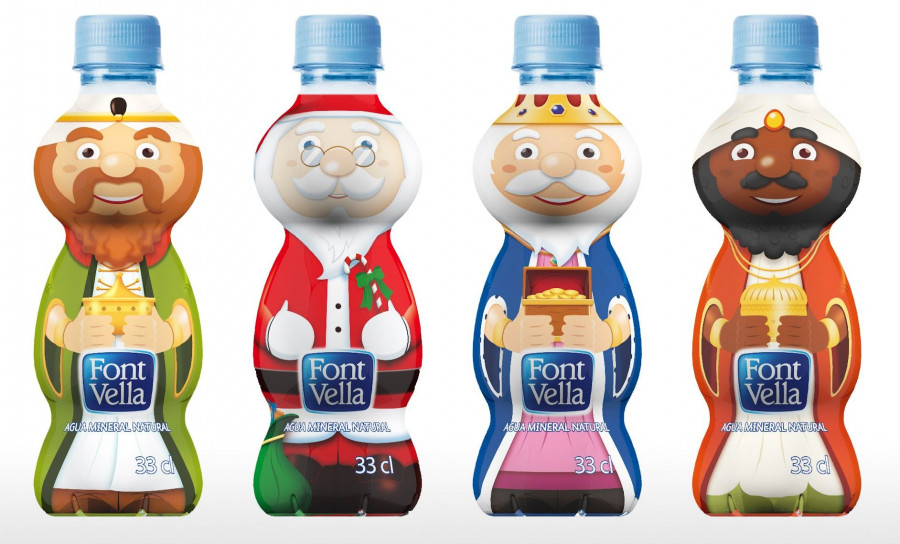 Melchor, Gaspar, Baltasar y Papá Noel visten las botellas de Font Vella Kids, con un  novedoso formato que brilla en la oscuridad.
