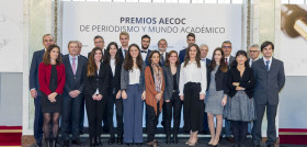 Los premios académicos han repartido en total 15.000 euros a ocho estudiantes universitarios y siete docentes.