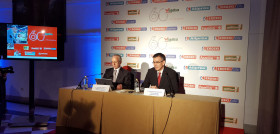 El director general de Vegalsa-Eroski, Joaquín González, y el presidente de Eroski, Agustín Markaide.