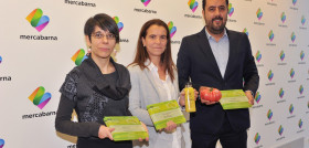 Los representantes de las empresas Hortec, Talls i més y Grup Gavà, ganadores de los premios.
