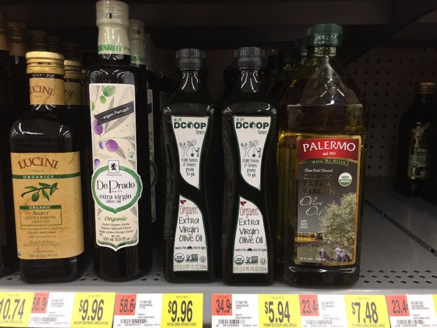 Las más de cien cooperativas que forman parte de Dcoop producen medias anuales de 250.000 tm de aceite de oliva virgen.