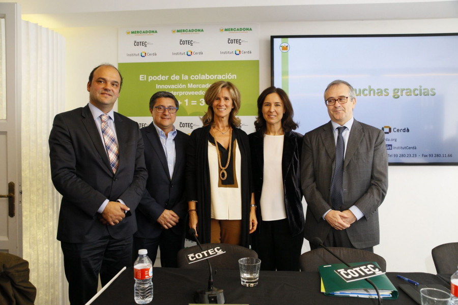 De izq. a dcha.: José Carlos Díez, Juan Antonio Germán (Mercadona), Carlos Cabrera (Institut Cerdá), Cristina Garmendia (Fundación Cotec) y Yolanda Cerdà (Institut Cerdá).