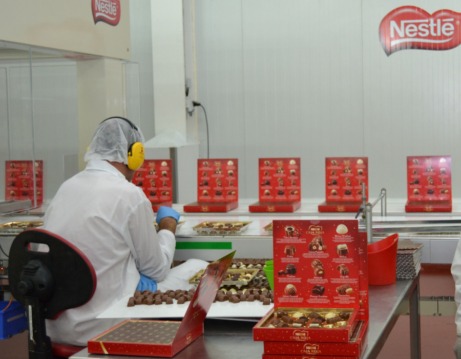 La iniciativa se enmarca dentro del Nestlé Cocoa Plan, que tiene como objetivo mejorar las  condiciones de vida de las comunidades agrícolas a la vez que obtener el mejor cacao.