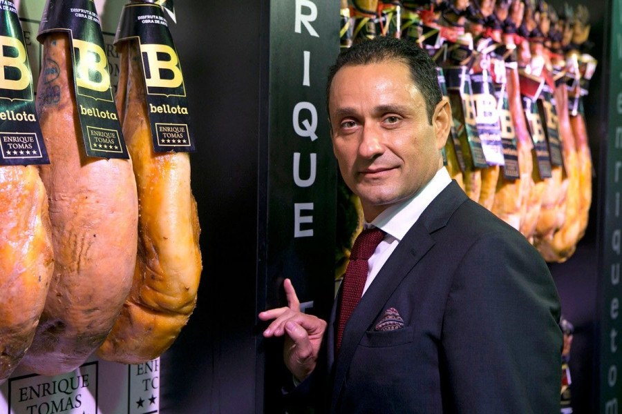 El empresario barcelonés, en una de sus tiendas.