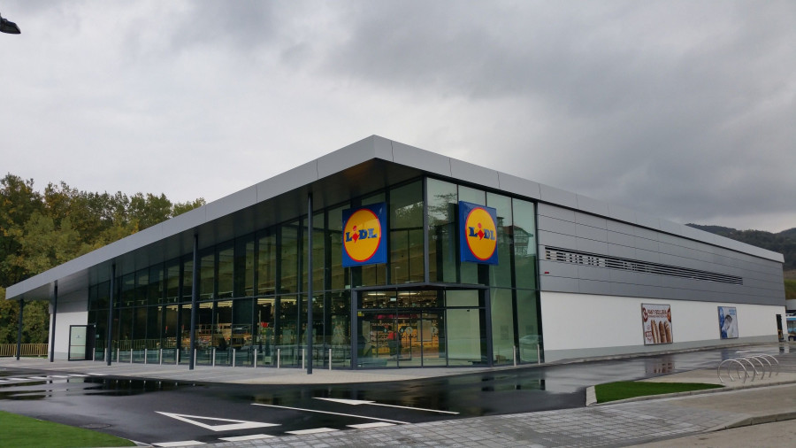 La nueva tienda de Galdakao cuenta con más de 110 plazas de aparcamiento para facilitar la compra a los clientes.