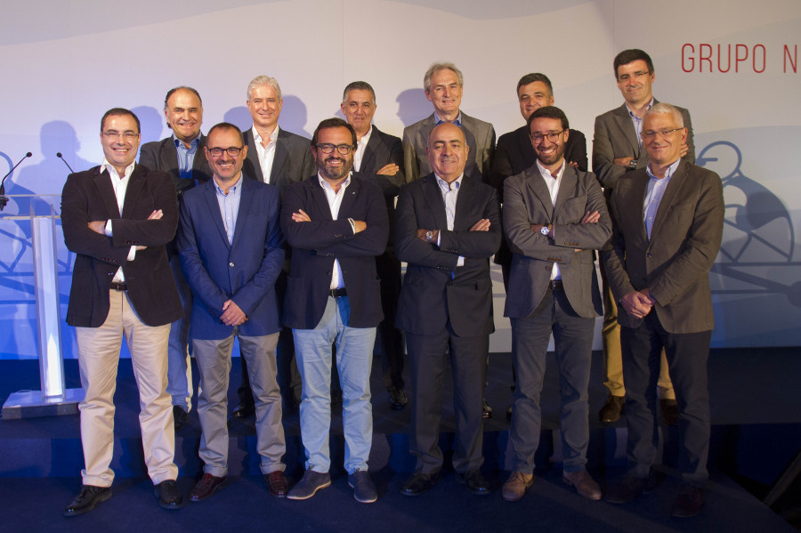 De izqda. a derecha: Francisco Estévez, Manuel Hernández, José Rodríguez, David Troncoso, Ignacio González, Rafael Prieto, Ángel Matamoro, José Fafián (detrás), Raimon Trías, Carlos Sánchez