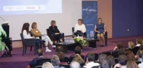 La directora regional de Hipermercados de Eroski ha participado en la mesa redonda sobre Liderazgo Participativo, organizada por la Asociación de Empresas de Economía Social de Navarra.