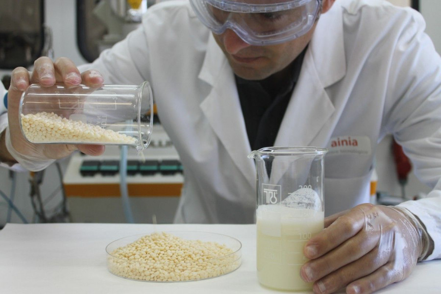 Sólo en Europa se estima que se producen anualmente 75 millones de toneladas de suero de leche procedente de la fabricación de queso, de las que cerca del 40% es desechado y gestionado como residuo 