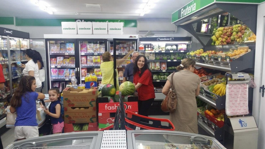 Este nuevo supermercado Covirán pone a disposición de los vecinos de Deifontes una sala de ventas de 100 m2.