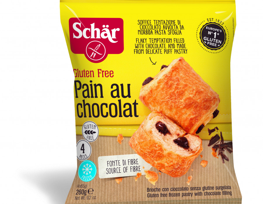 Pain au chocolat está rellena de chocolate y hecha con hojaldre.