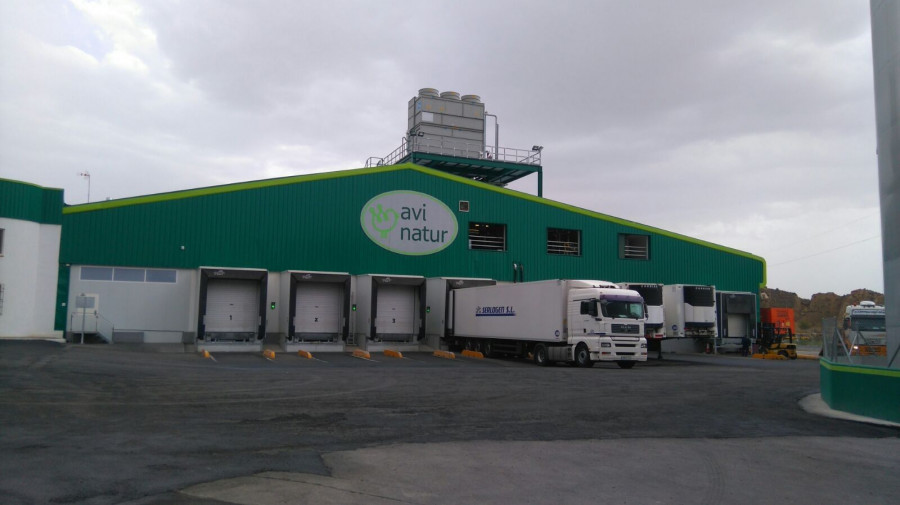 La reforma del centro le dotará de una mayor capacidad de fabricación de pollo fresco.