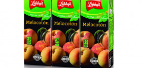 Néctar Light con Stevia se presenta en el envase Tetra Brik Aseptic Slim de Tetra Pak en formato individual con pajita.