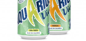 Aquarius Vive cuenta con dos sabores, lima-limón y tropical.