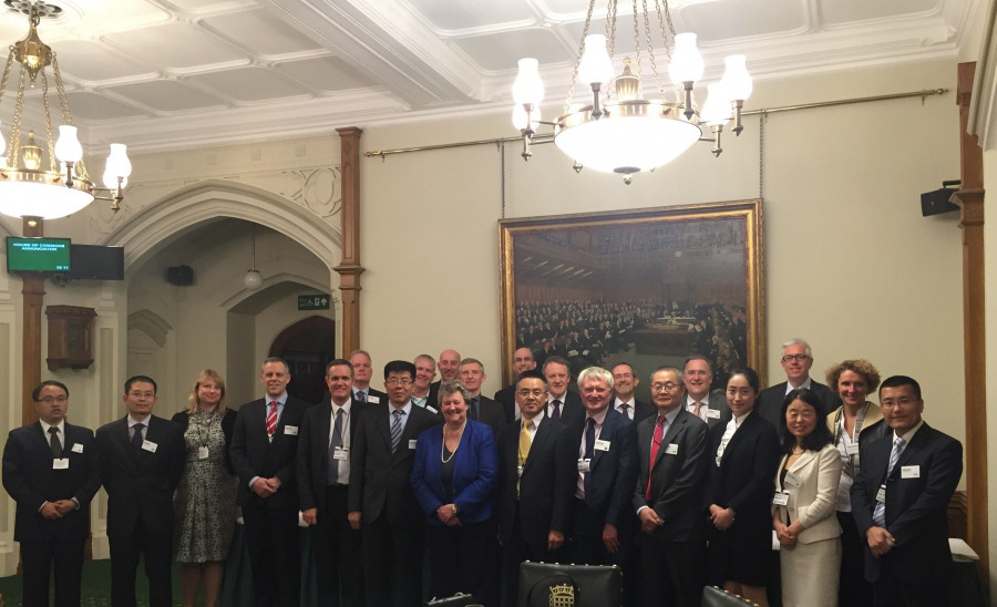 Los representantes del MOFCOM y de CAITEC junto a directivos de empresas europeas.