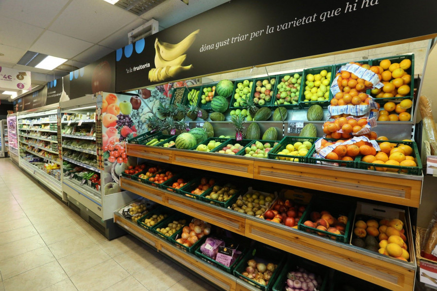 El nuevo supermercado franquiciado cuenta con 300 m2 de superficie comercial y emplea a 6 personas.