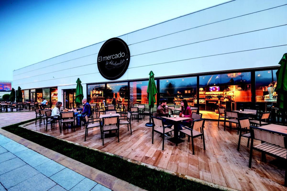 El Mercado de Alcobendas, permite disfrutar de diferentes opciones culinarias en un solo espacio, en el que Carrefour registra una cifra record con más de 20.000 clientes en su primer mes de apertura