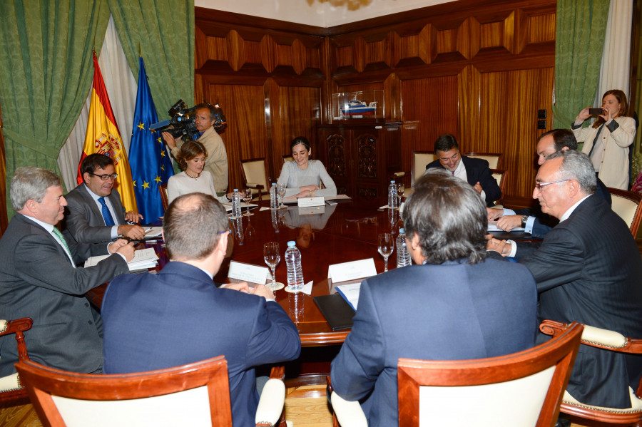 Isabel García Tejerina se ha reunido, en la sede del Ministerio, con el Comité Ejecutivo de la Federación Española de Industrias de la Alimentación y Bebidas (Fiab).