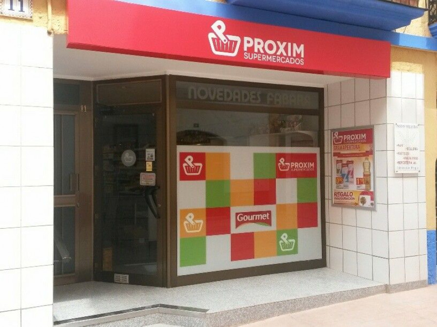 El nuevo supermercado Proxim Fabara dispone de una sala de ventas de 90 m2.