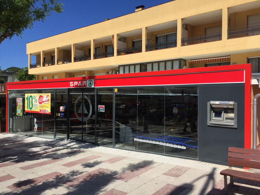 Spar Platja d’Aro cuenta con 320 m2 de sala de venta.