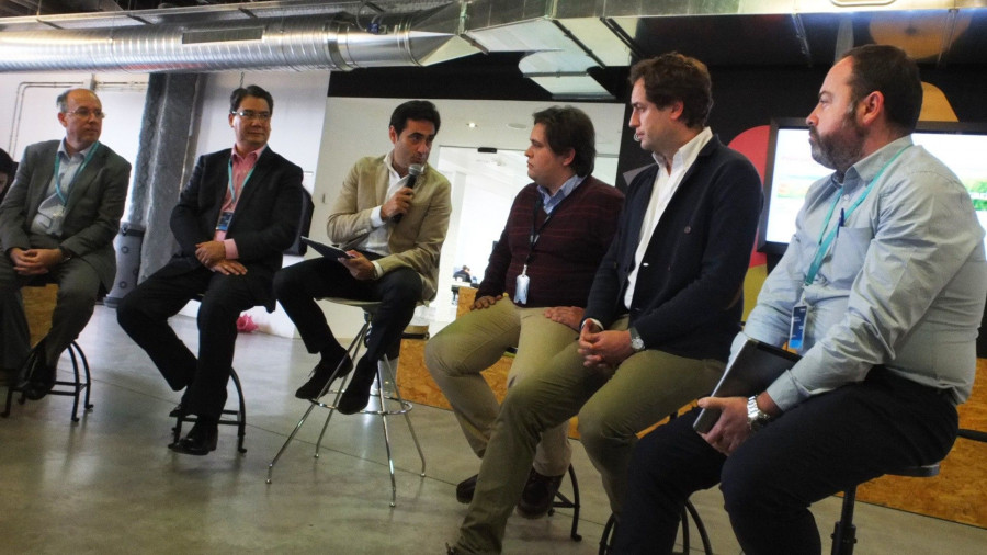 Luis Pérez Ballesteros de IBM España; Michael de José de Calidad Pascual; Valentín Fernández de Telefónica Open Future_; Eugenio Fernández de Cropti; Juan Rivero de DelSuper; y Santiago Álvare