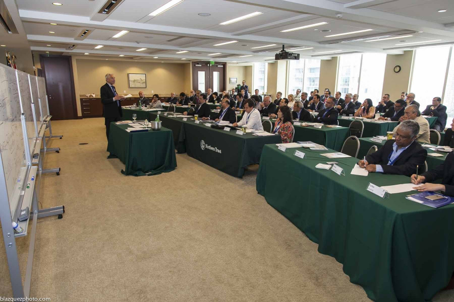 El seminario concluyó con la discusión de temas como la colaboración entre la industria y la distribución.