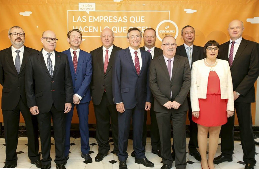 El equipo directivo de Consum en la presentación de los resultados de la cooperativa.