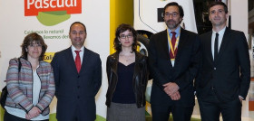 Mercè Rius (Qualitat Ambiental de la Generalitat de Catalunya); Marco Toro (Nissan Iberia); Mercedes Vidal (Movilidad del Ayuntamiento de Barcelona); Ignacio García-Cano (Calidad Pascual); y Manel C