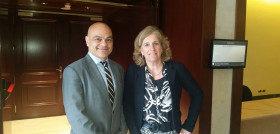 Javier Lorenzo, presidente de Asozumos, y Marjan Skotnicki-Hoogland, presidenta de AIJN.
