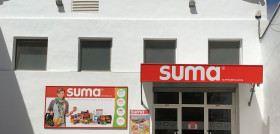 El establecimiento Suma Milagro dispone de una sala de ventas de 168 m2.