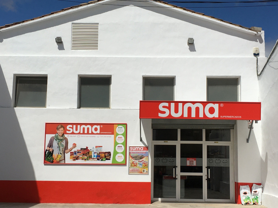 El establecimiento Suma Milagro dispone de una sala de ventas de 168 m2.
