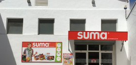 El establecimiento Suma Milagro dispone de una sala de ventas de 168 m2.
