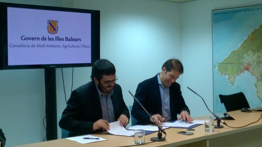 Óscar Martín, consejero delegado de Ecoembes y Vicenç Vidal, consejero de Medio Ambiente, Agricultura y Pesca del Govern de les Illes Balears.