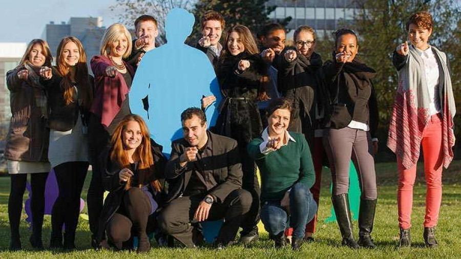 En noviembre de 2013, el Grupo Nestlé dio a conocer la Iniciativa Europea de Empleo Juvenil, cuyo objetivo era ofrecer 10.000 oportunidades de empleo y 10.000 puestos de prácticas y formación para 