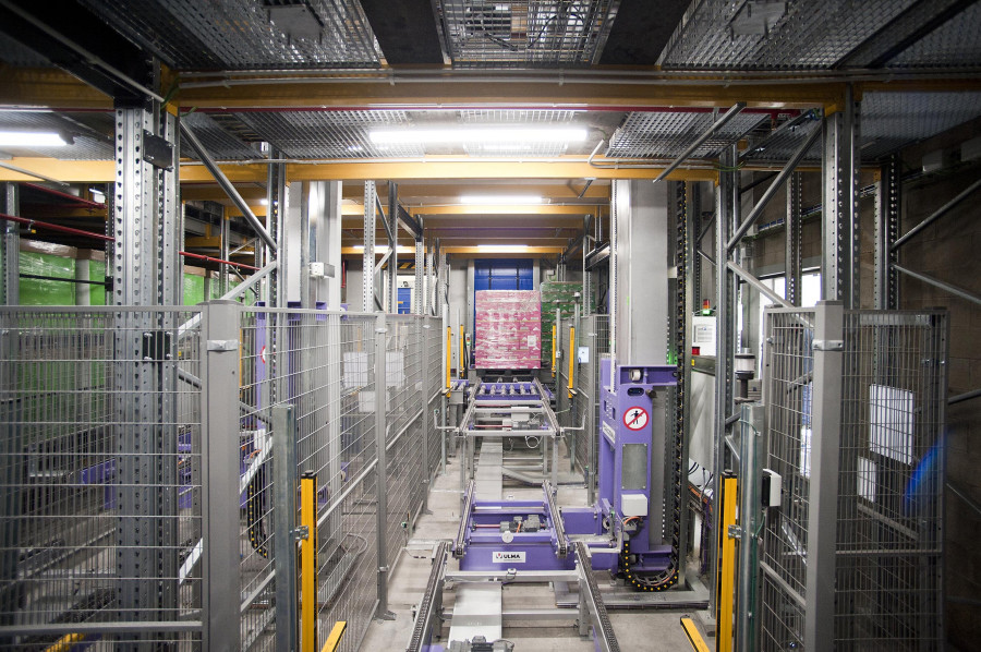 Interior del almacén inteligente.
