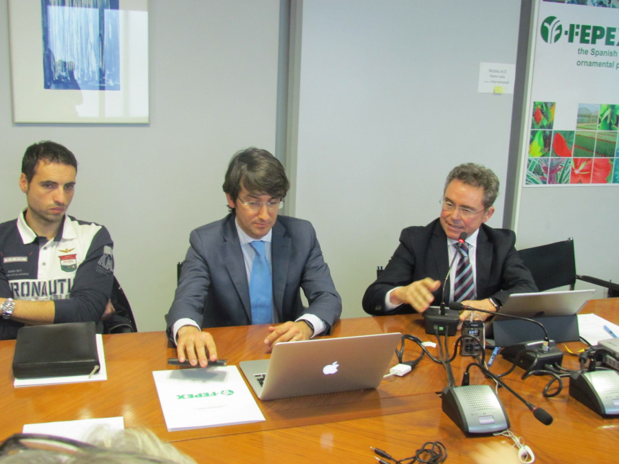 Momento de la presentación del estudio de monitorización de la fruta en los lineales de venta “Manzana y pera nacionales VS manzana y pera de importación en las principales cadenas españolas”,