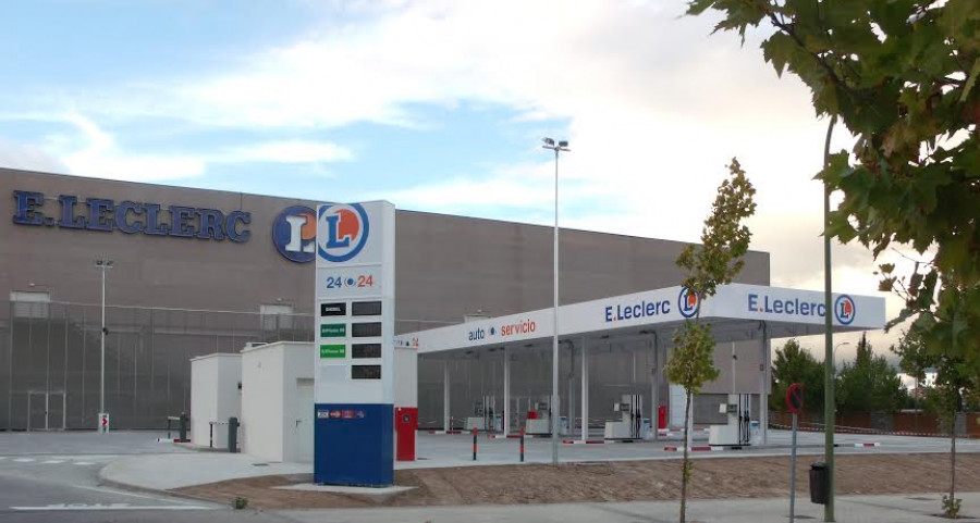 La gasolinera E.Leclerc de Carabanchel (C.C. Islazul), continuará abierta y funcionando como hasta ahora, bajo la fórmula de estación de servicio low cost.