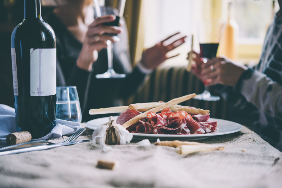 La mejora del comportamiento del gasto de las familias y del consumo en restauración favorecieron el crecimiento de la demanda.