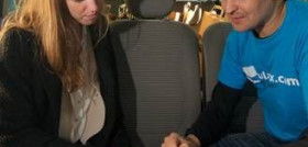 Con un iPad, se ha enseñado a los pasajeros de Hailo cómo acceder a Ulabox desde cualquier dispositivo.