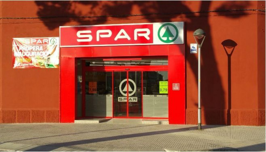 El nuevo supermercado cuenta con 600 m2 de superficie de venta y pone a disposición de los clientes más de 5.000 referencias.